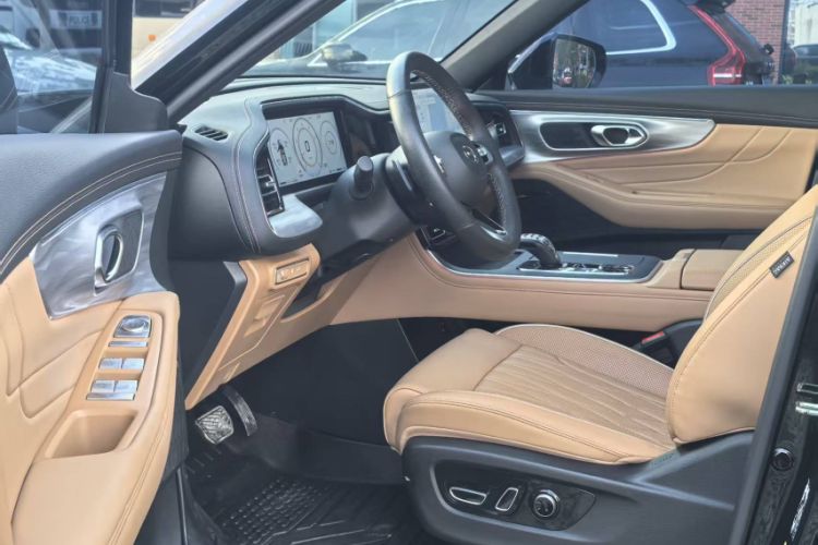 Used GAC Trumpchi GS8 2024 Linghang Series 2.0 TGDI Two-Wheel Drive Luxury Smart Connectivity Version Interior 6