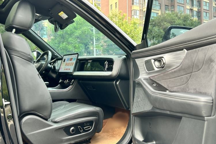 Used GAC Trumpchi GS8 2024 Dual-Motor Series 2.0TM Four-Wheel Drive Premium Edition Interior 7