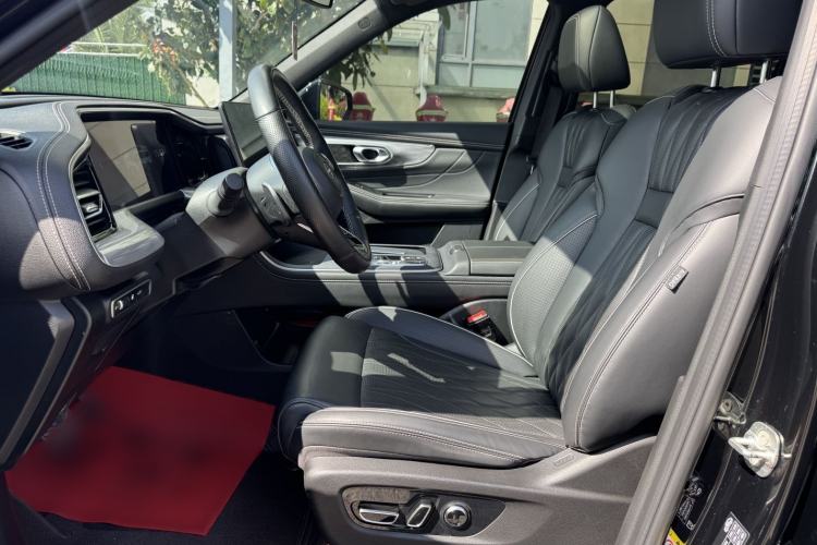 Used GAC Trumpchi GS8 2024 Linghang Series 2.0 TGDI Two-Wheel Drive Luxury Smart Connectivity Version Interior 7