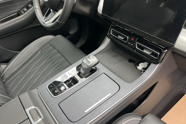 Used GAC Trumpchi GS8 2024 Linghang Series 2.0 TGDI Two-Wheel Drive Luxury Smart Connectivity Version Interior 8