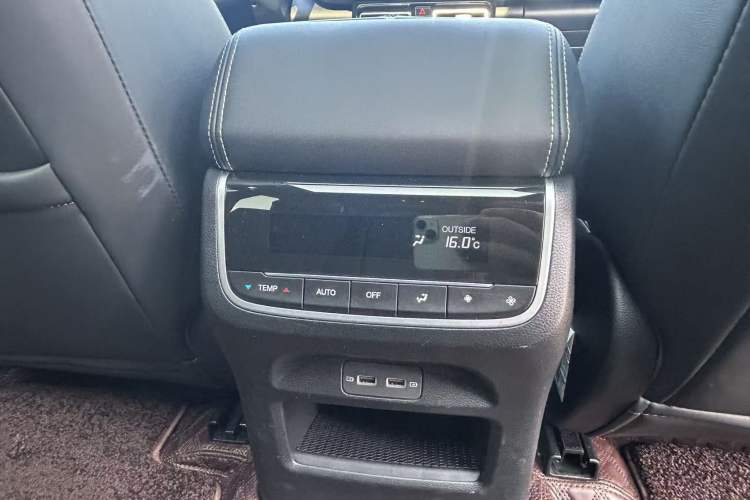 Used GAC Trumpchi GS8 2024 Linghang Series 2.0 TGDI Two-Wheel Drive Luxury Smart Connectivity Version Interior 9