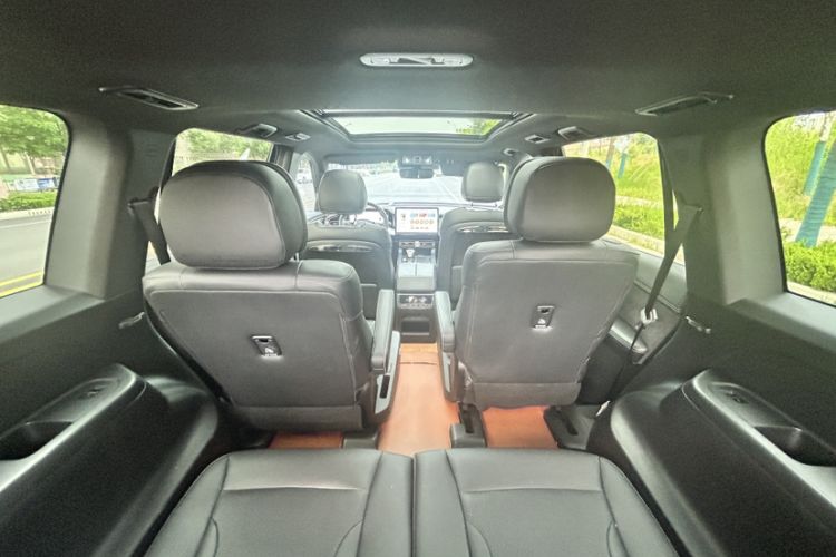 Used GAC Trumpchi GS8 2024 Dual-Motor Series 2.0TM Four-Wheel Drive Premium Edition Interior 9