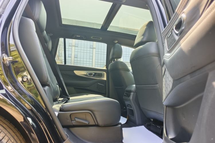 Used GAC Trumpchi GS8 2024 Linghang Series 2.0 TGDI Two-Wheel Drive Luxury Smart Connectivity Version Interior 9