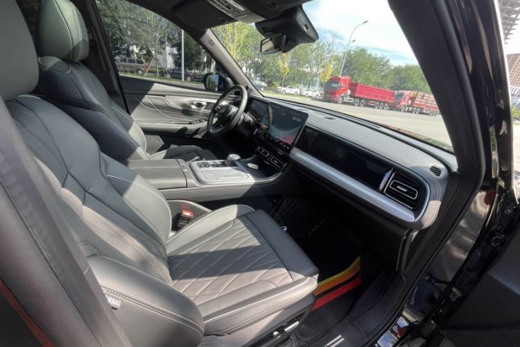 Used GAC Trumpchi GS8 2024 Linghang Series 2.0 TGDI Two-Wheel Drive Luxury Smart Connectivity Version Interior 9