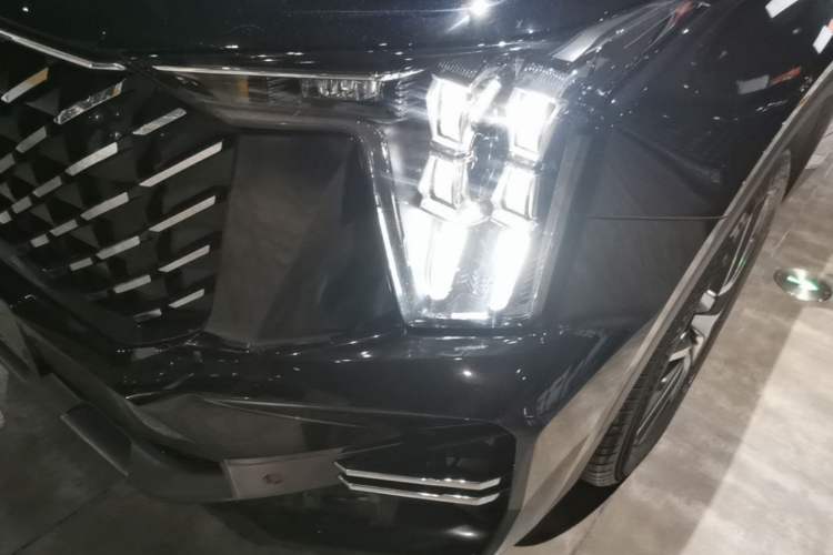 Used GAC Trumpchi GS8 2024 Linghang Series 2.0 TGDI Two-Wheel Drive Luxury Smart Connectivity Version Left Front Headlight