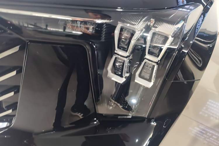 Used GAC Trumpchi GS8 2024 Linghang Series 2.0 TGDI Two-Wheel Drive Luxury Smart Connectivity Version Left Front Headlight