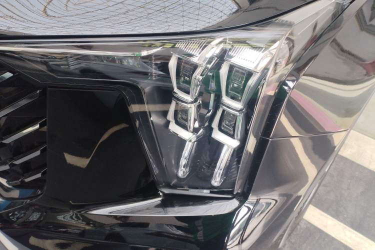 Used GAC Trumpchi GS8 2024 Linghang Series 2.0 TGDI Two-Wheel Drive Luxury Smart Connectivity Version Left Front Headlight
