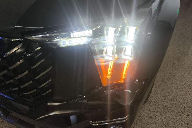 Used GAC Trumpchi GS8 2024 Linghang Series 2.0 TGDI Two-Wheel Drive Luxury Smart Connectivity Version Left Front Headlight