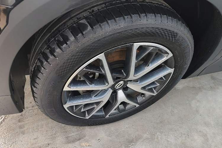 Used GAC Trumpchi GS8 2024 Linghang Series 2.0 TGDI Four-Wheel Drive Luxury Smart Connectivity Version Left Front Wheel Hub