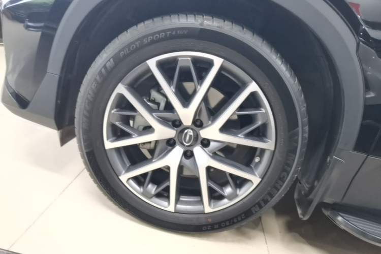 Used GAC Trumpchi GS8 2024 Linghang Series 2.0 TGDI Two-Wheel Drive Luxury Smart Connectivity Version Left Front Wheel Hub