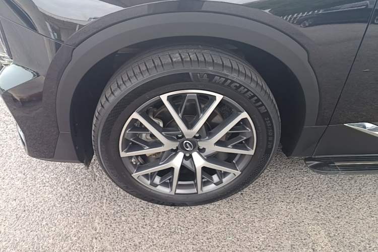 Used GAC Trumpchi GS8 2024 Linghang Series 2.0 TGDI Two-Wheel Drive Luxury Smart Connectivity Version Left Front Wheel Hub