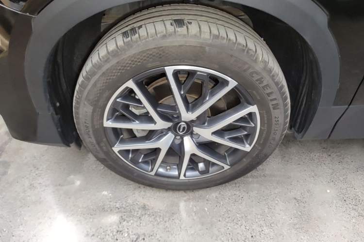 Used GAC Trumpchi GS8 2024 Linghang Series 2.0 TGDI Four-Wheel Drive Luxury Smart Connectivity Version Left Front Wheel Hub