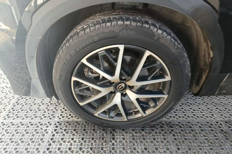 Used GAC Trumpchi GS8 2024 Linghang Series 2.0 TGDI Four-Wheel Drive Luxury Smart Connectivity Version Left Front Wheel Hub
