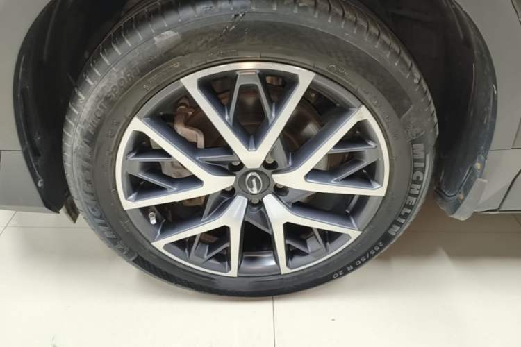 Used GAC Trumpchi GS8 2024 Linghang Series 2.0 TGDI Two-Wheel Drive Luxury Smart Connectivity Version Left Front Wheel Hub