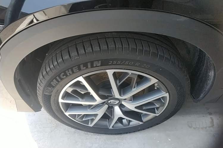 Used GAC Trumpchi GS8 2024 Linghang Series 2.0 TGDI Two-Wheel Drive Luxury Smart Connectivity Version Left Front Wheel Hub