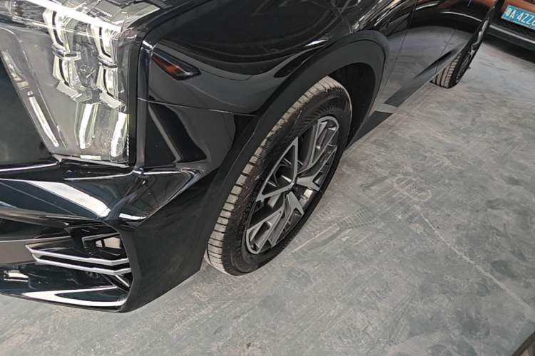 Used GAC Trumpchi GS8 2024 Linghang Series 2.0 TGDI Two-Wheel Drive Luxury Smart Connectivity Version Left Front Wheel Hub