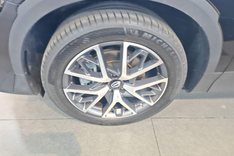 Used GAC Trumpchi GS8 2024 Linghang Series 2.0 TGDI Two-Wheel Drive Luxury Smart Connectivity Version Left Front Wheel Hub