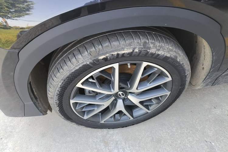 Used GAC Trumpchi GS8 2024 Linghang Series 2.0 TGDI Two-Wheel Drive Luxury Smart Connectivity Version Left Front Wheel Hub