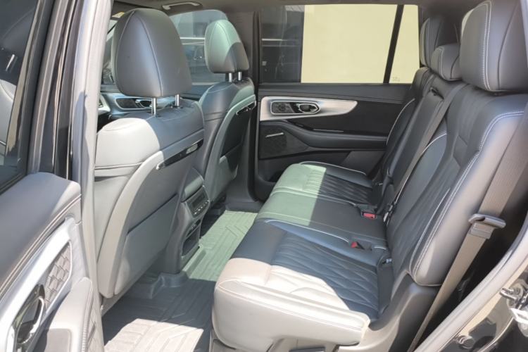 Used GAC Trumpchi GS8 2024 Dual-Motor Series 2.0TM Two-Wheel Drive Premium Edition Left Rear Seat