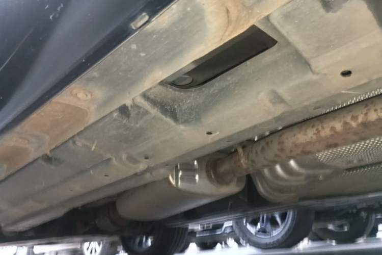Used GAC Trumpchi GS8 2024 Dual-Motor Series 2.0TM Two-Wheel Drive Premium Edition Left Side Sill