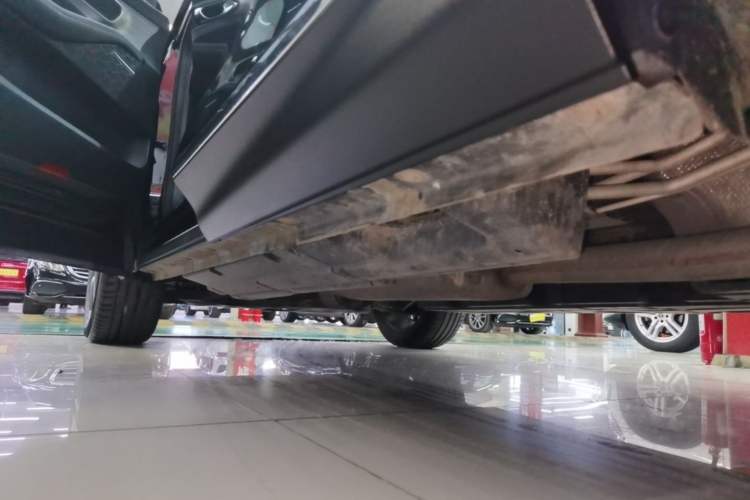 Used GAC Trumpchi GS8 2024 Linghang Series 2.0 TGDI Two-Wheel Drive Luxury Smart Connectivity Version Left Side Sill