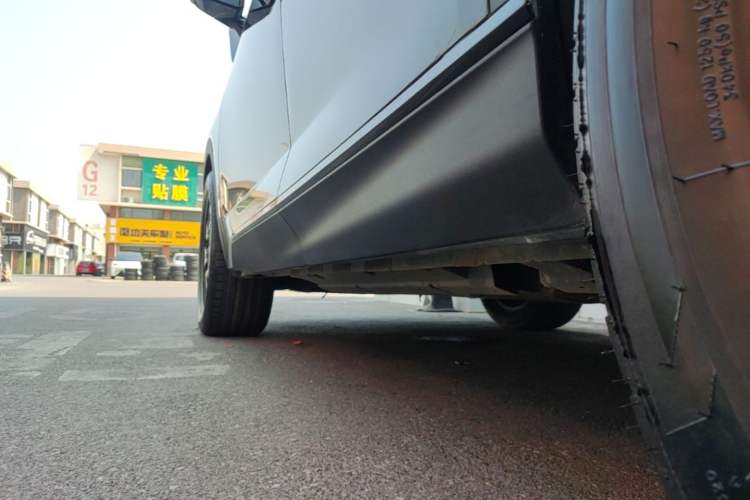 Used GAC Trumpchi GS8 2024 Linghang Series 2.0 TGDI Two-Wheel Drive Luxury Smart Connectivity Version Left Side Sill