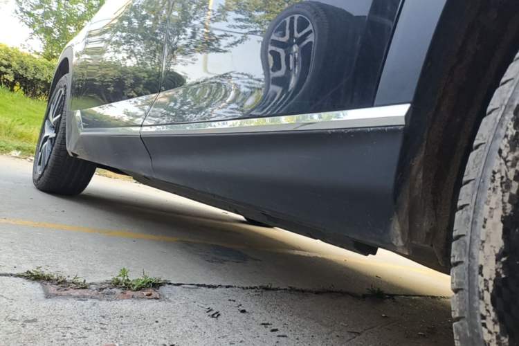 Used GAC Trumpchi GS8 2024 Linghang Series 2.0 TGDI Two-Wheel Drive Luxury Smart Connectivity Version Left Side Sill