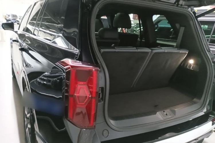 Used GAC Trumpchi GS8 2024 Dual-Motor Series 2.0TM Two-Wheel Drive Premium Edition Rear Left 45 Deg