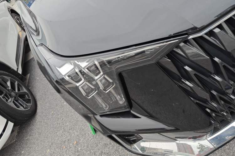Used GAC Trumpchi GS8 2024 Dual-Motor Series 2.0TM Four-Wheel Drive Premium Edition Right Front Headlight