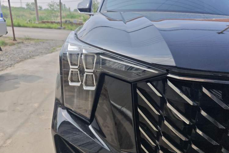 Used GAC Trumpchi GS8 2024 Linghang Series 2.0 TGDI Two-Wheel Drive Luxury Smart Connectivity Version Right Front Headlight