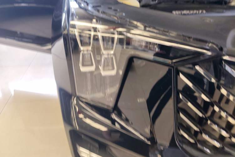 Used GAC Trumpchi GS8 2024 Linghang Series 2.0 TGDI Two-Wheel Drive Luxury Smart Connectivity Version Right Front Headlight