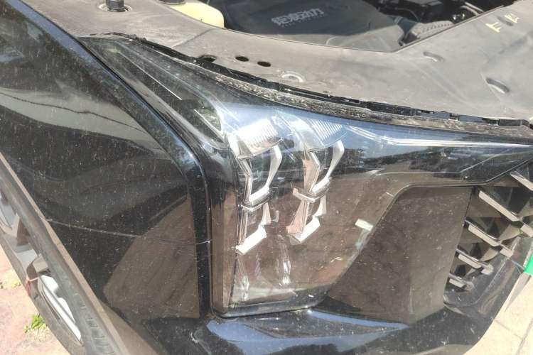 Used GAC Trumpchi GS8 2024 Linghang Series 2.0 TGDI Two-Wheel Drive Luxury Smart Connectivity Version Right Front Headlight
