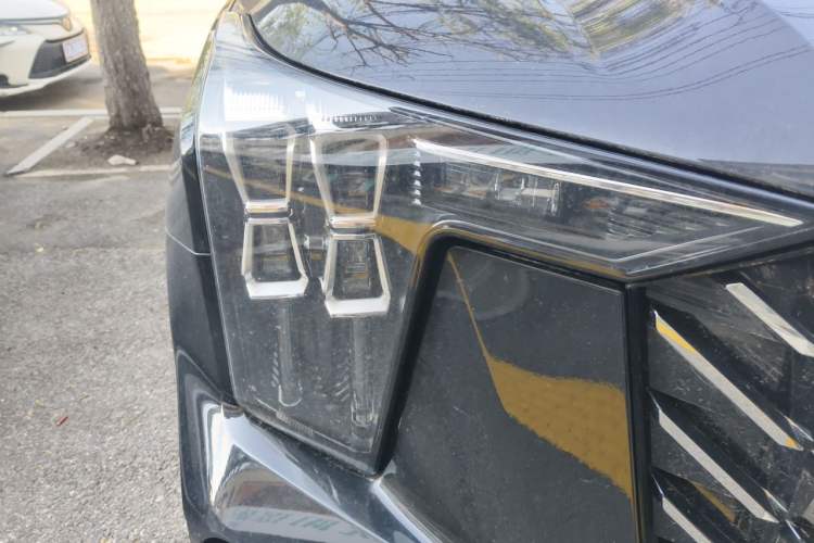 Used GAC Trumpchi GS8 2024 Linghang Series 2.0 TGDI Two-Wheel Drive Luxury Smart Connectivity Version Right Front Headlight