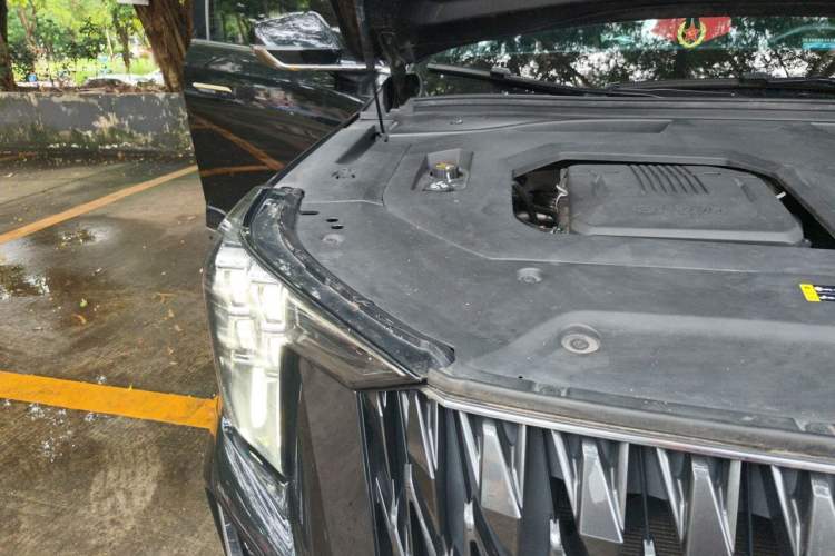 Used GAC Trumpchi GS8 2024 Dual-Motor Series 2.0TM Two-Wheel Drive Premium Edition Right Front Headlight