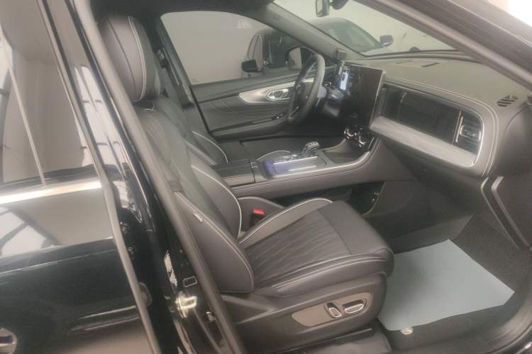 Used GAC Trumpchi GS8 2024 Linghang Series 2.0 TGDI Two-Wheel Drive Luxury Smart Connectivity Version Right Front Seat