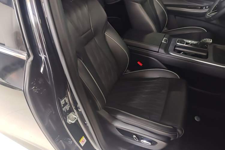 Used GAC Trumpchi GS8 2024 Linghang Series 2.0 TGDI Two-Wheel Drive Luxury Smart Connectivity Version Right Front Seat