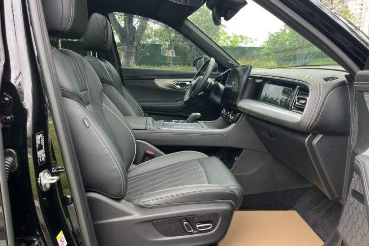 Used GAC Trumpchi GS8 2024 Linghang Series 2.0 TGDI Two-Wheel Drive Luxury Smart Connectivity Version Right Front Seat