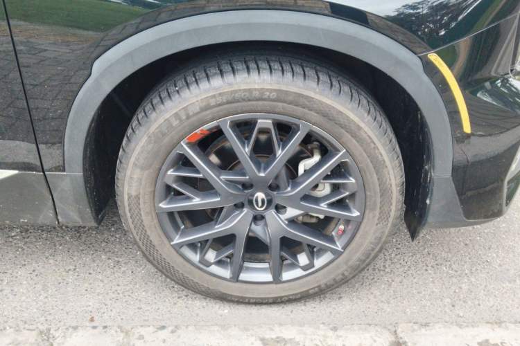 Used GAC Trumpchi GS8 2024 Linghang Series 2.0 TGDI Two-Wheel Drive Luxury Smart Connectivity Version Right Front Wheel Hub