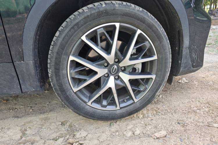 Used GAC Trumpchi GS8 2024 Linghang Series 2.0 TGDI Two-Wheel Drive Luxury Smart Connectivity Version Right Front Wheel Hub