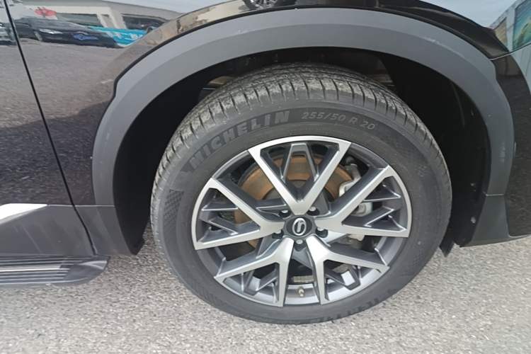Used GAC Trumpchi GS8 2024 Linghang Series 2.0 TGDI Two-Wheel Drive Luxury Smart Connectivity Version Right Front Wheel Hub