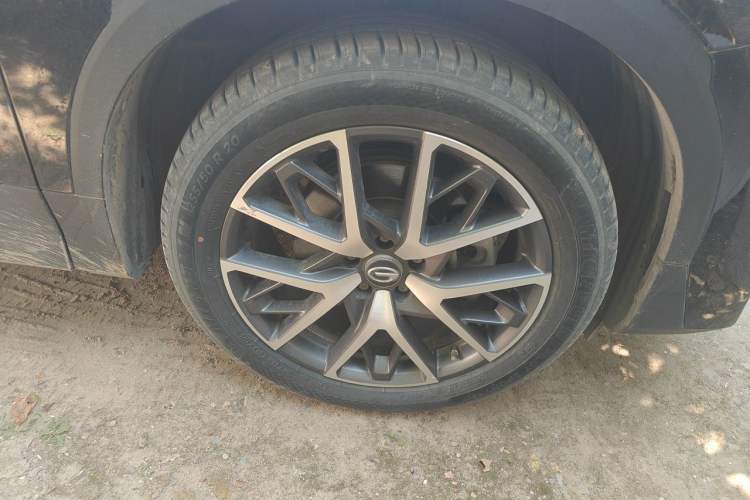 Used GAC Trumpchi GS8 2024 Linghang Series 2.0 TGDI Two-Wheel Drive Luxury Smart Connectivity Version Right Front Wheel Hub