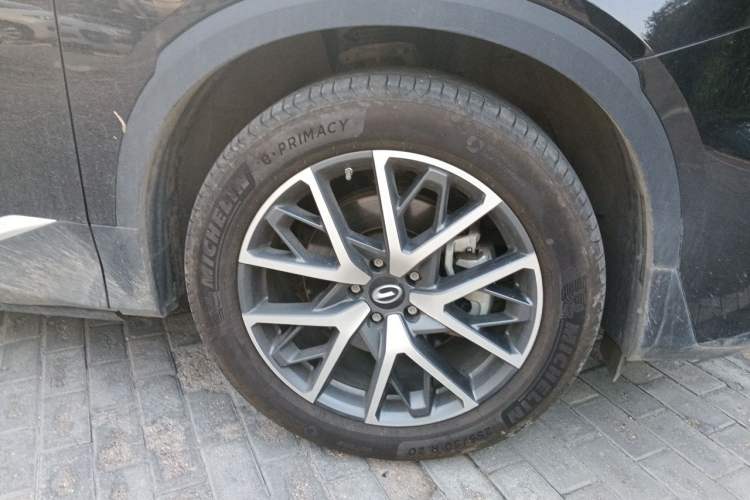 Used GAC Trumpchi GS8 2024 Linghang Series 2.0 TGDI Two-Wheel Drive Luxury Smart Connectivity Version Right Front Wheel Hub