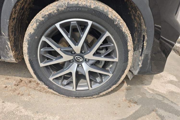 Used GAC Trumpchi GS8 2024 Linghang Series 2.0 TGDI Two-Wheel Drive Luxury Smart Connectivity Version Right Front Wheel Hub