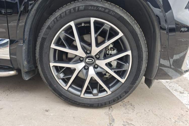 Used GAC Trumpchi GS8 2024 Dual-Motor Series 2.0TM Two-Wheel Drive Premium Edition Right Front Wheel Hub