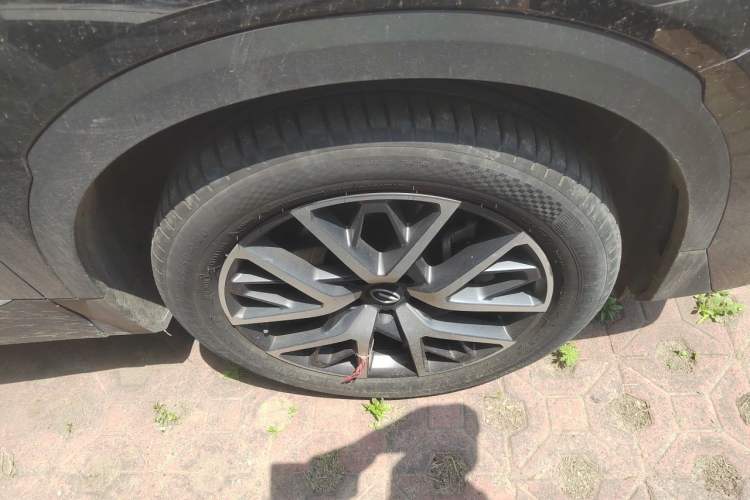 Used GAC Trumpchi GS8 2024 Linghang Series 2.0 TGDI Two-Wheel Drive Luxury Smart Connectivity Version Right Front Wheel Hub