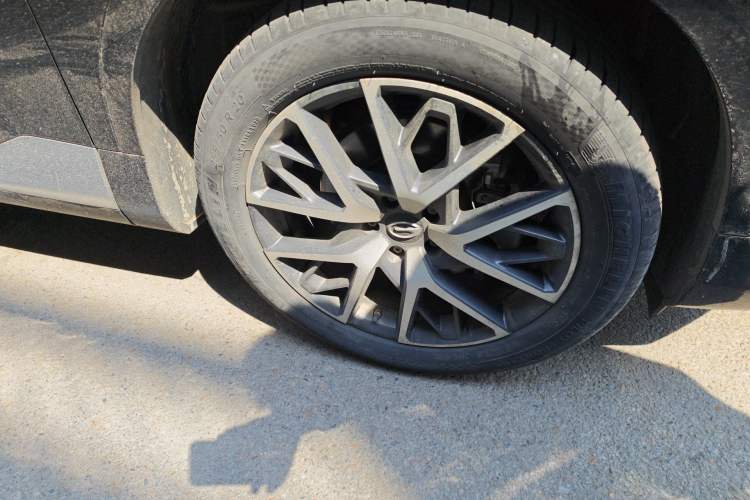 Used GAC Trumpchi GS8 2024 Dual-Motor Series 2.0TM Two-Wheel Drive Premium Edition Right Front Wheel Hub