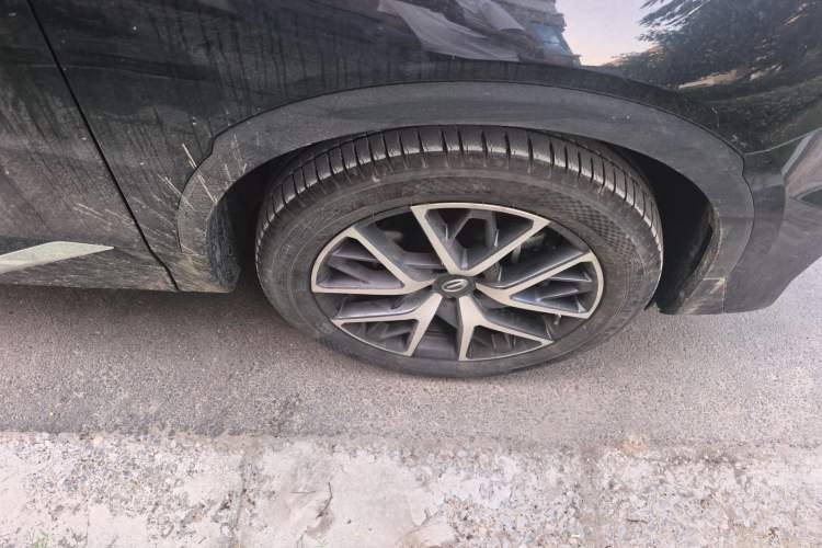 Used GAC Trumpchi GS8 2024 Linghang Series 2.0 TGDI Two-Wheel Drive Luxury Smart Connectivity Version Right Front Wheel Hub