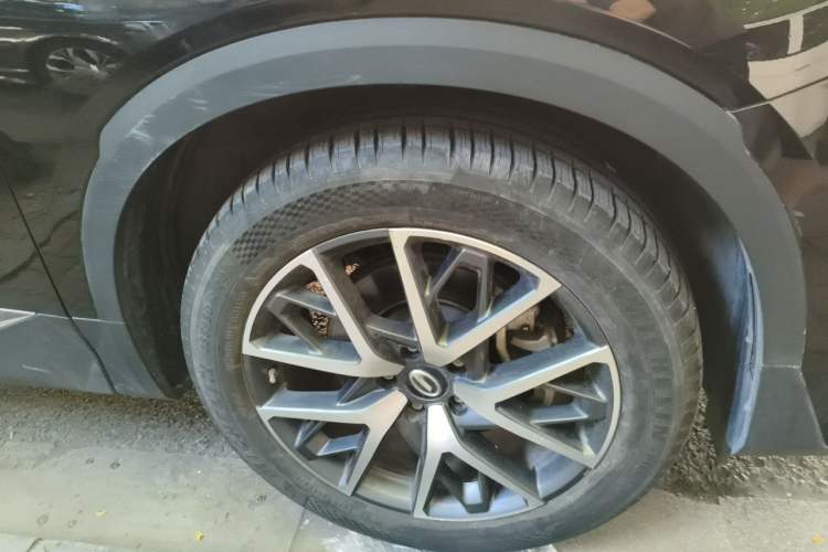 Used GAC Trumpchi GS8 2024 Linghang Series 2.0 TGDI Two-Wheel Drive Luxury Smart Connectivity Version Right Front Wheel Hub