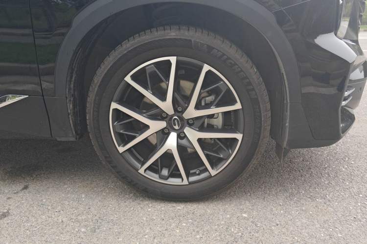 Used GAC Trumpchi GS8 2024 Linghang Series 2.0 TGDI Two-Wheel Drive Luxury Smart Connectivity Version Right Front Wheel Hub