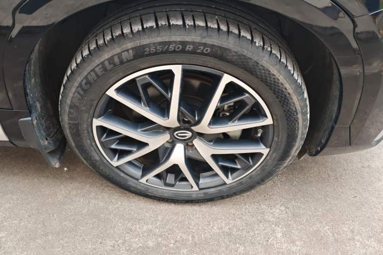 Used GAC Trumpchi GS8 2024 Dual-Motor Series 2.0TM Four-Wheel Drive Premium Edition Right Front Wheel Hub